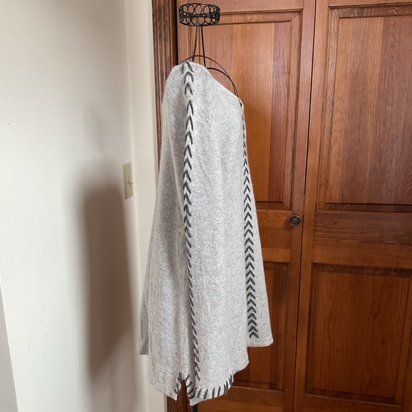 Claudia Nichole Cashmere tunic, Grey, XL - Picture 3 of 6